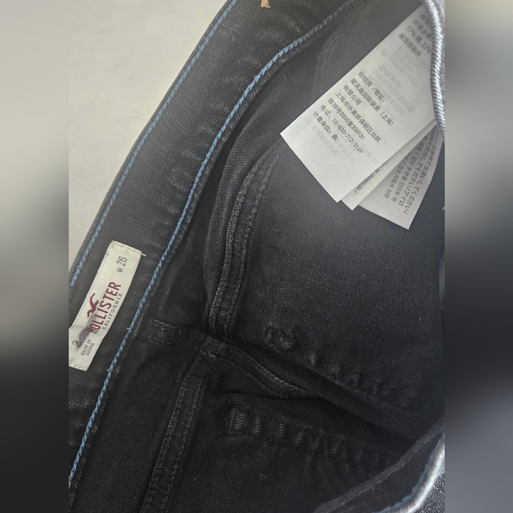 Hollister Black Denim Jean Shorts - Picture 3 of 3